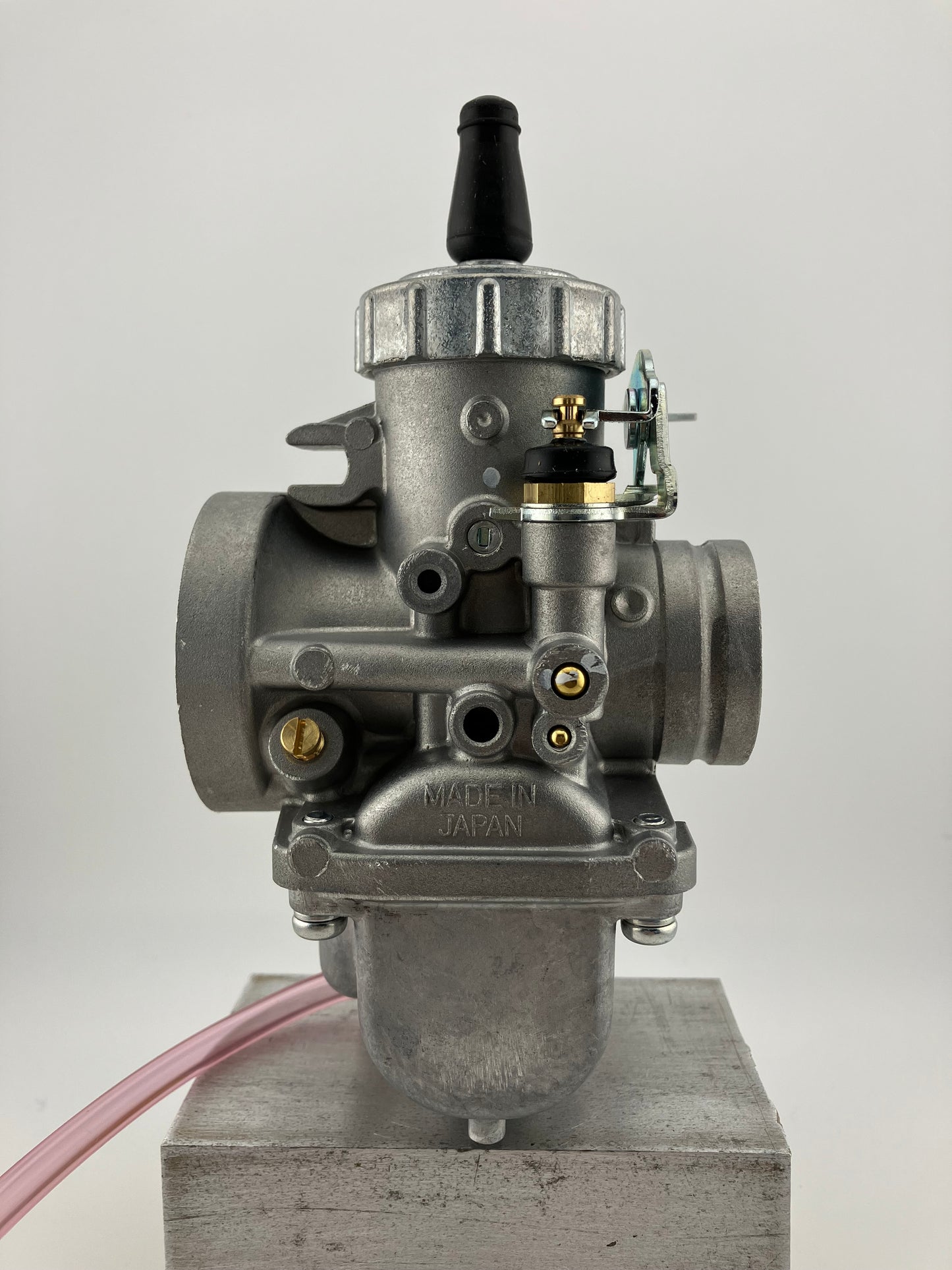 Mikuni VM-34 round-slide carburetor, LEFT side idle adjustment