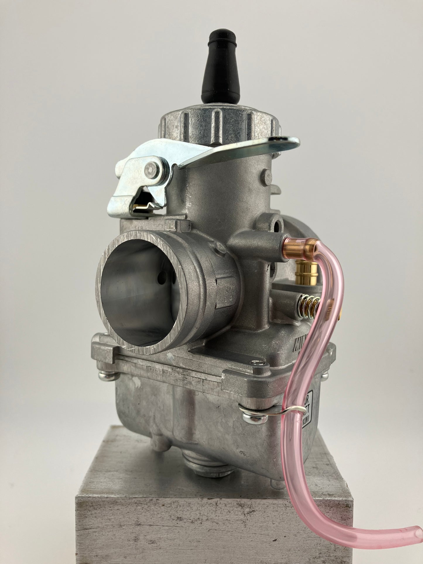 Mikuni VM-34 round-slide carburetor, LEFT side idle adjustment