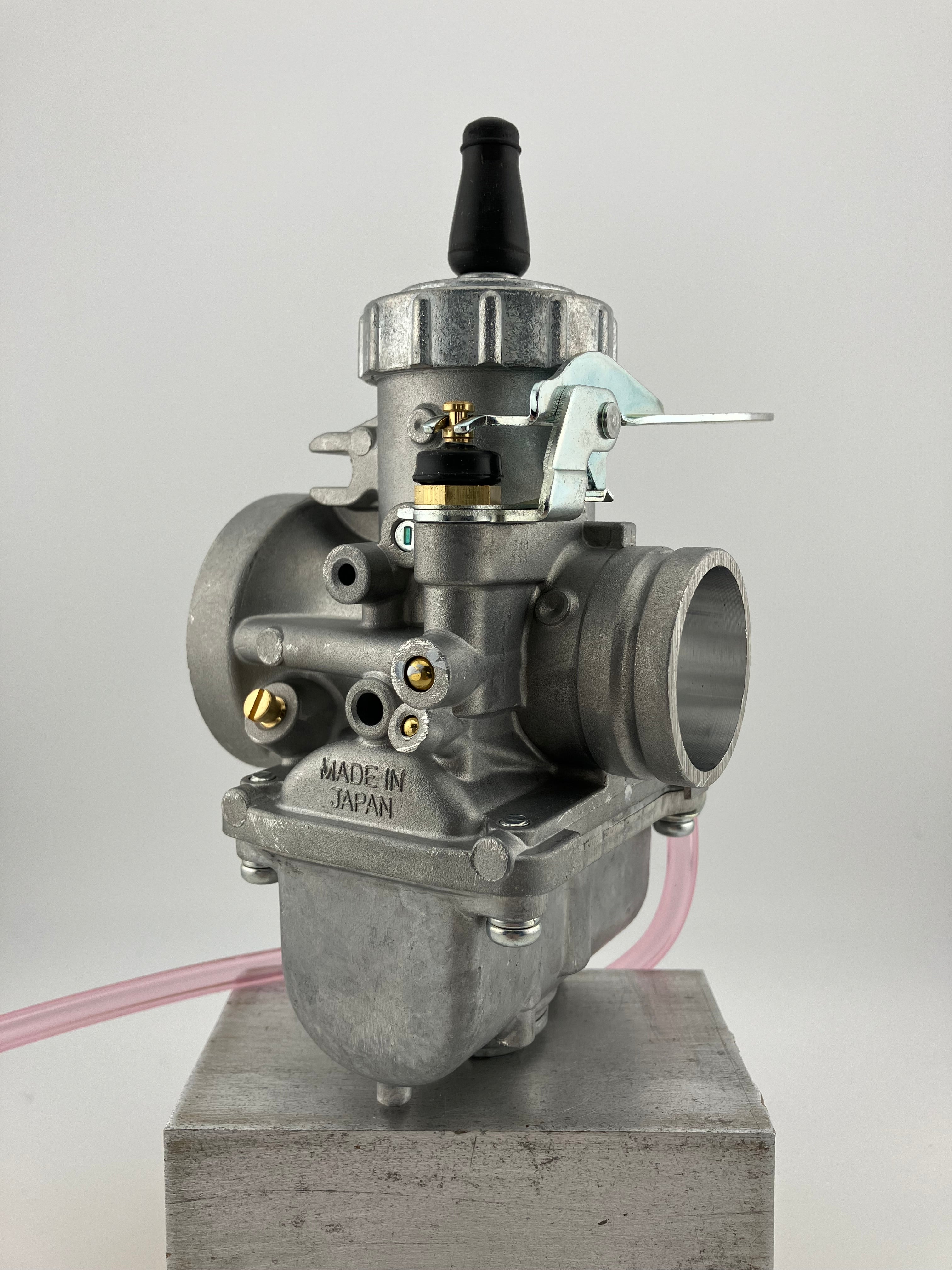 Mikuni VM34-168 round-slide carburetor, LEFT side idle adjustment