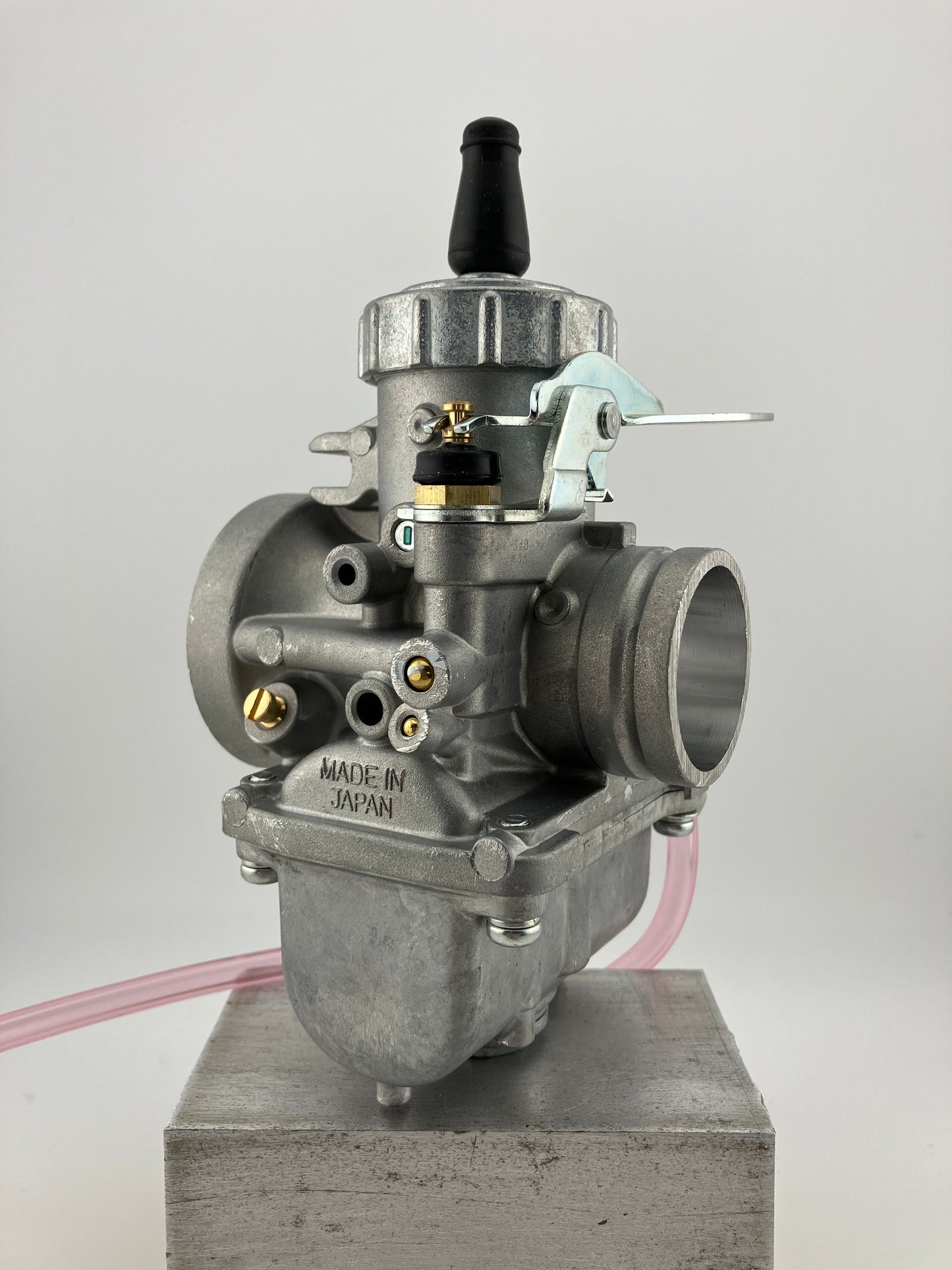 Mikuni VM-34 round-slide carburetor, LEFT side idle adjustment